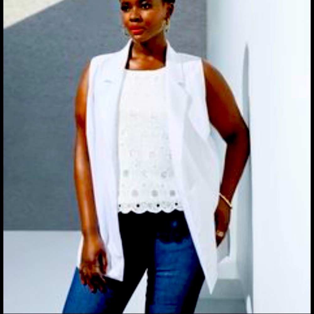 Plus size Sleeveless White Vest